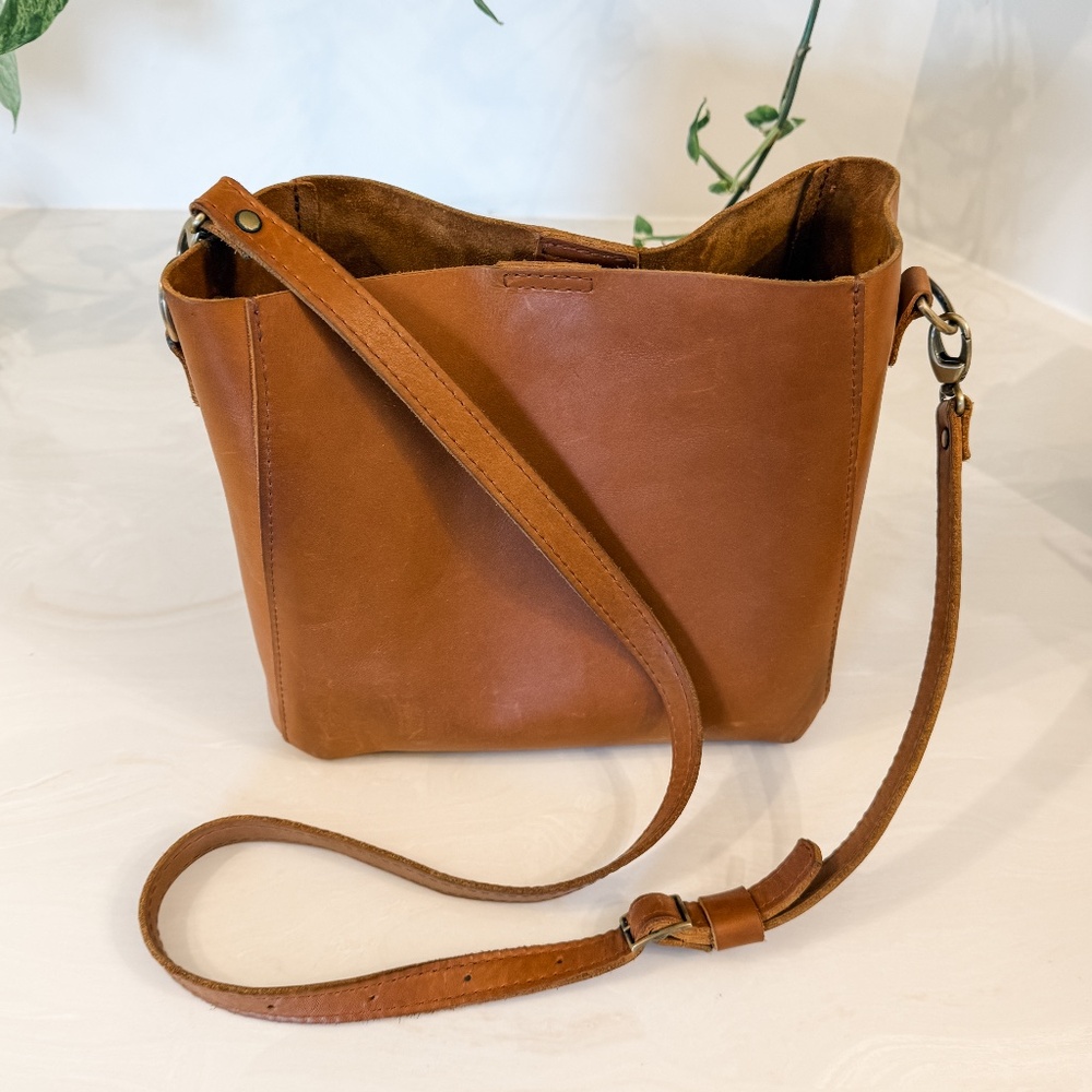Portland Leather Butterfly Bucket Bag in Honey - Picture 5 of 8